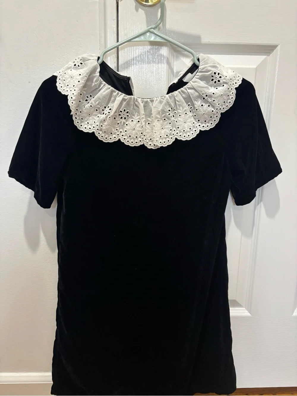 H&M Black Velvet Short Sleeve Top with White Eyelet Collar - Picture 1 of 3